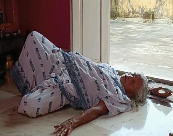 The midwife in a moment of ritual possession